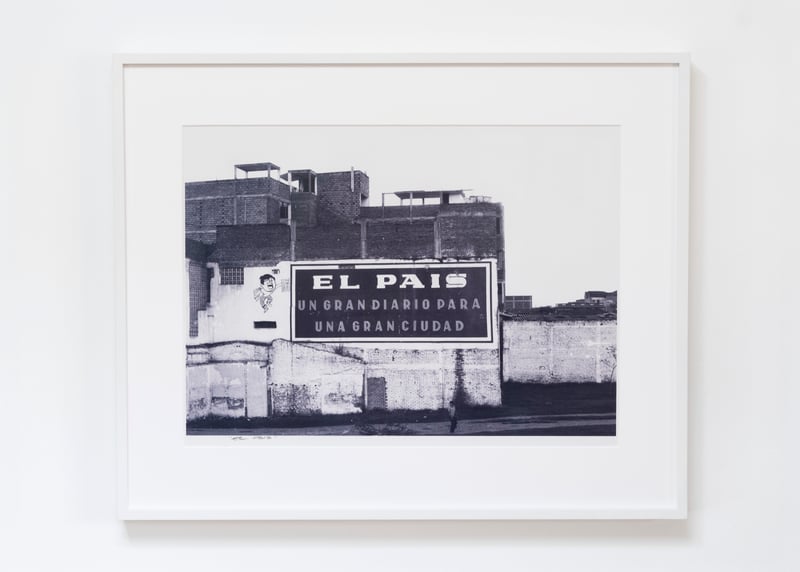 Ever Astudillo
*Untitled (El Pais)*
1970-80
lifetime gelatin silver print
54 × 66 cm / 21.3 × 26 in (framed)